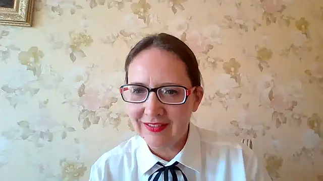 MagicalButterfly5 live cam on StripChat
