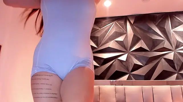 megan_whitee__