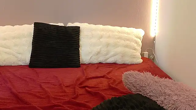 Anaayss_ live cam on StripChat