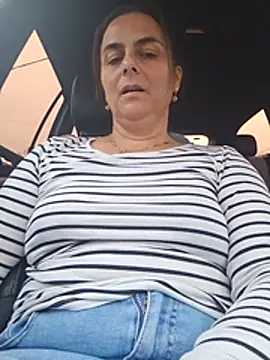 isabellecraft (F milf) - Nacked in toilet public
