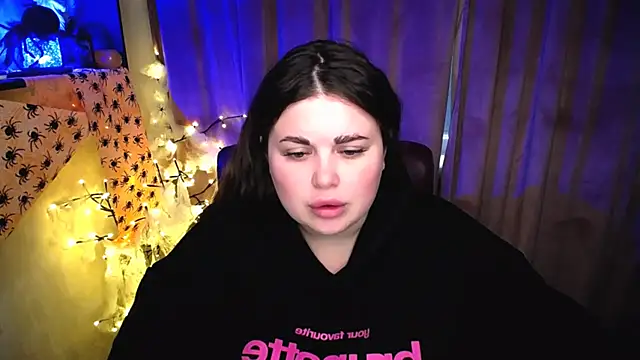 Emily_Mo