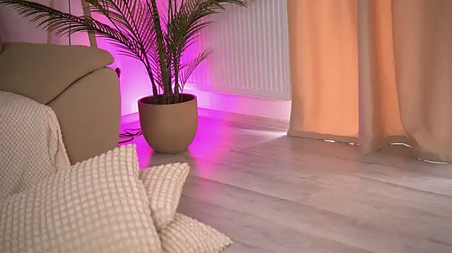 DeborahLowe live cam on StripChat
