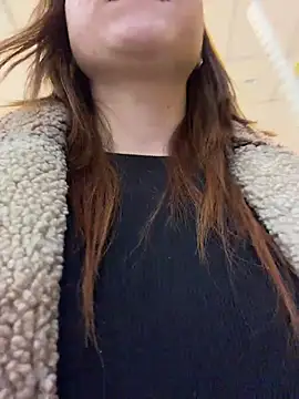 slaviccandy (F teen) - flash my underwear near people