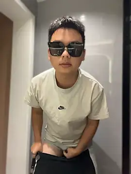 louisvuitton168 (M young) - 新人首秀 求调教