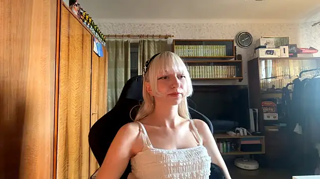 AdelaidaHeon webcam stripchat model stream image