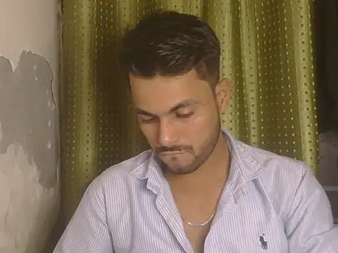 Stubborndesiboy live cam on StripChat