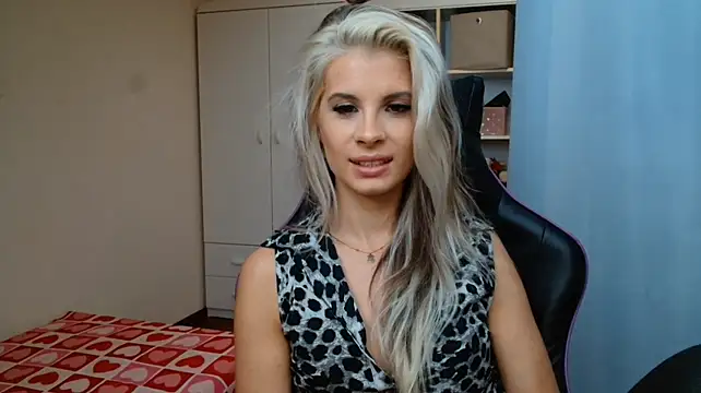kristineglow live