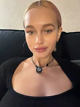 kristinadanes live
