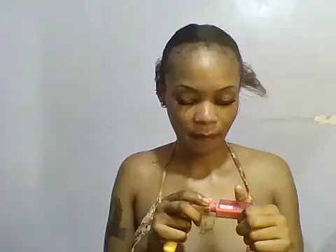 queen_next_door live