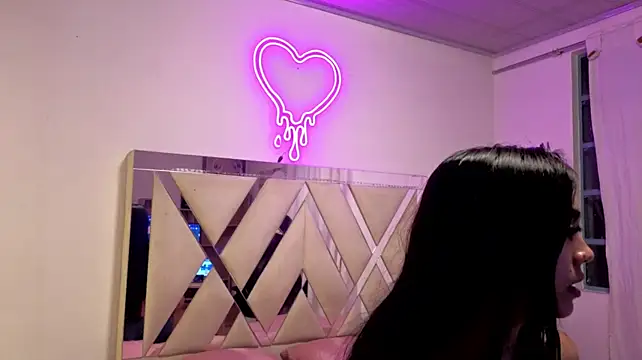 valenbloom_tay live