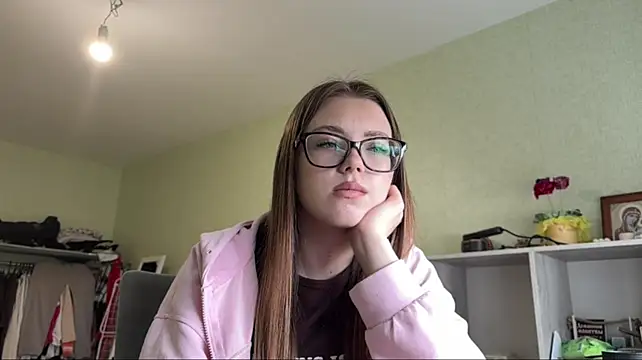 NidaYarde live cam on StripChat