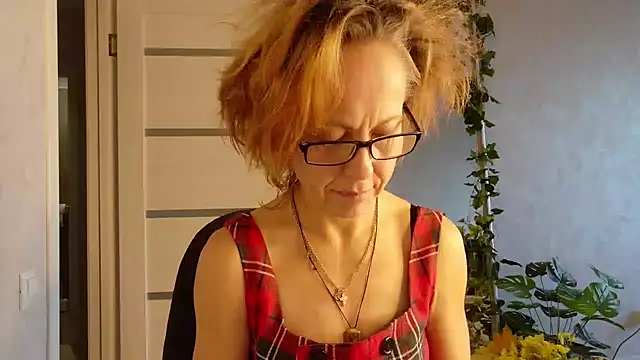 lioraweiss live