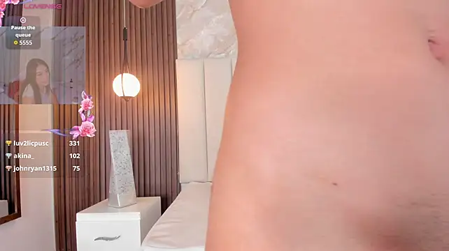 Show de webcam en vivo con nicol_giraldoo - Juguetes Lovense interactivos disponibles