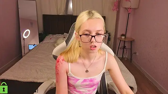 mollyy_snow