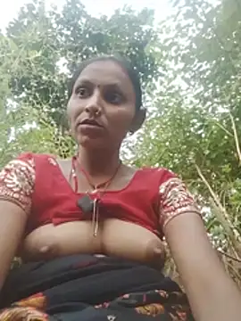 Juli_rathore live cam on StripChat