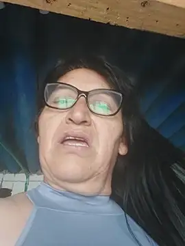 clarita_01 live cam preview
