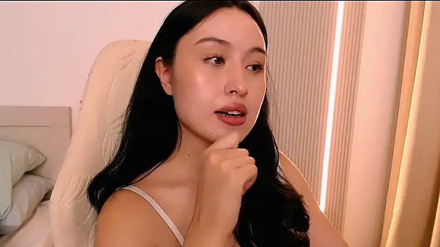 Ann__Cute live cam on StripChat