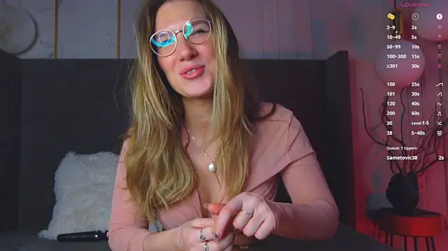 LeslieMines live sex cam
