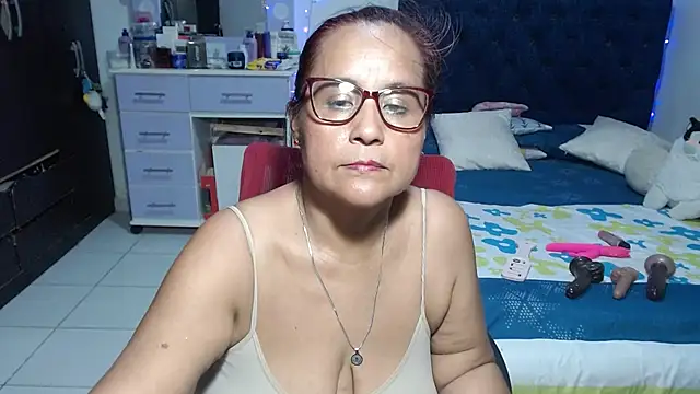 pervert_mommy_ live cam preview