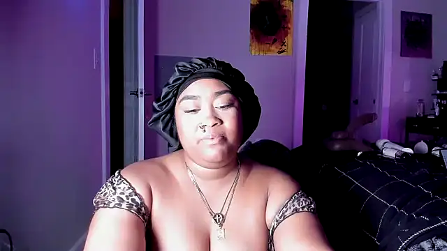 lovelyzylah live sex cam