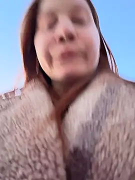 slaviccandy (F teen) - flash wet pussy in a public mall