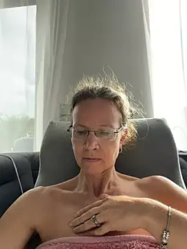 annikarose (F milf) - Naked Orgasmus