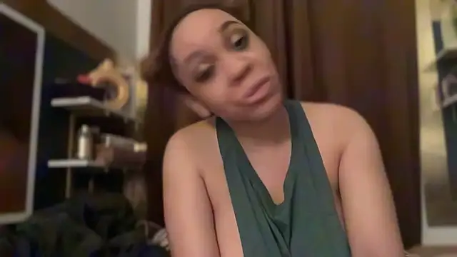 Sanaawest live cam preview