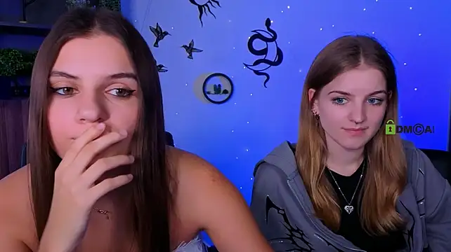 lisa_dark_ webcam