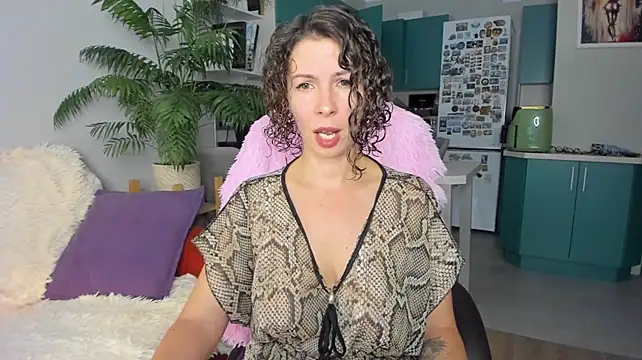 ChristinaGlory live cam on StripChat
