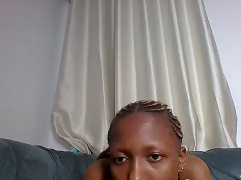pretty_doll04 live cam on StripChat