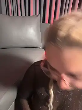 Megan_Lara__