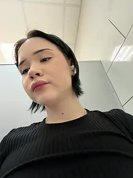 kitty_sixseven webcam