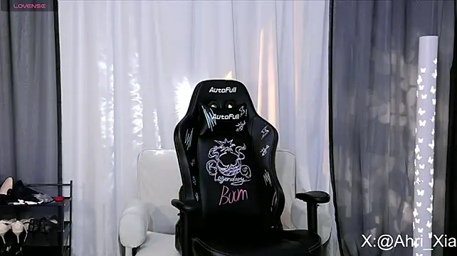 Ahrii_yan live sex cam