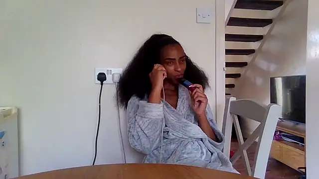 Hazel_Dollxx webcam