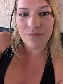 Pxetiteblonde1