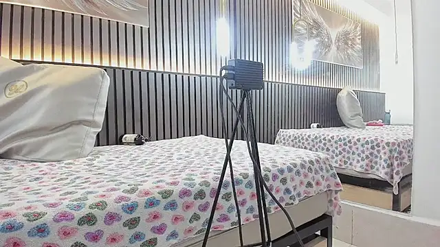 ikia_lopez_ live cam preview
