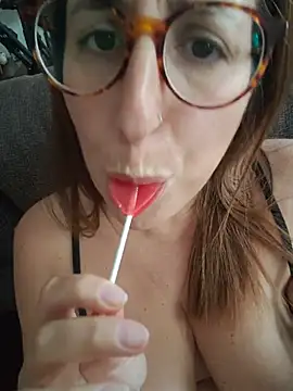 Maya_Brooke live cam on StripChat