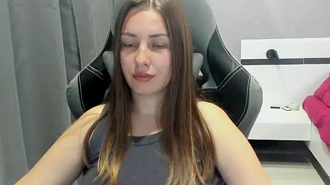 Mia_shy1