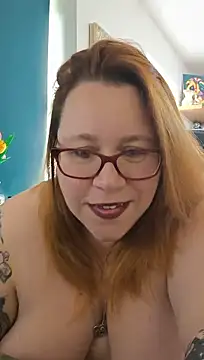 NikiDeeOfficial