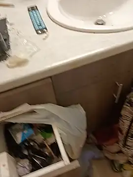 Moon-her_is live cam preview