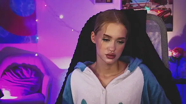 AngelaHolmes
