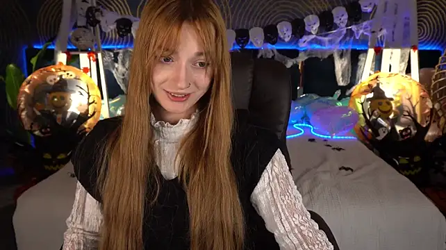 LizzaMoonn live sex cam