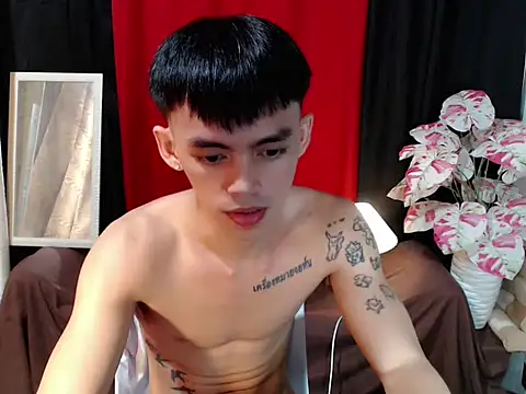 urhunky_boy live cam on StripChat