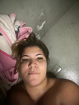 Luaaszz8 live cam on StripChat