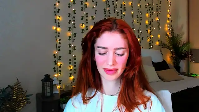 ChristinaConteeree live cam preview