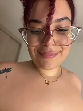 Leyah__ live cam preview