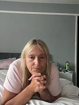 Blondnboujee53