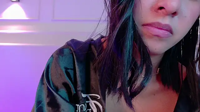 NaomiKlarc live cam on StripChat