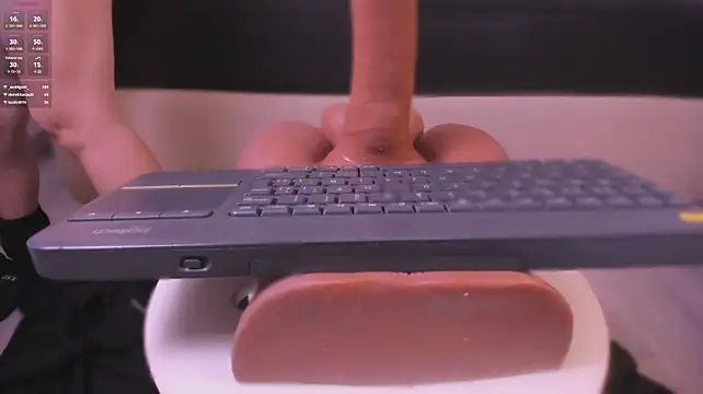 lexiee__ webcam