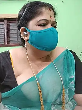 tamil-mayasri (F milf) - ass flash